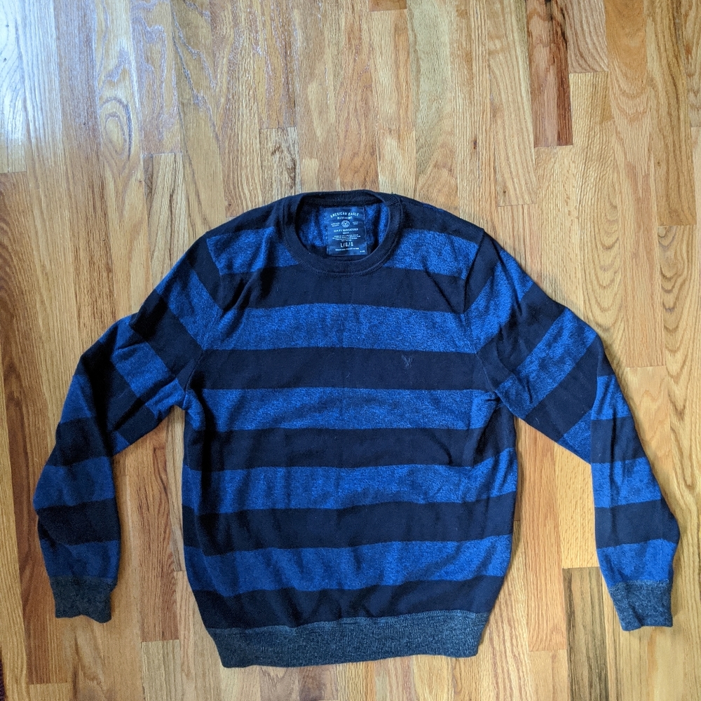 American Eagle Men's Cotton Sweater. Size Large.